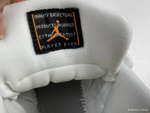 11 AH7860-139 RETRO LOW CITRUS AIR JORDAN BRIGHT 0818